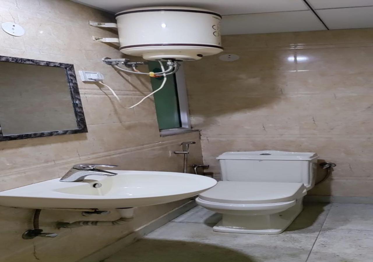 Hotel International Neelam Near New Delhi Railway Station Exterior photo